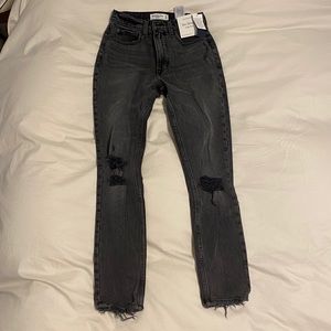 Abercrombie NWT Black ripped skinny jeans